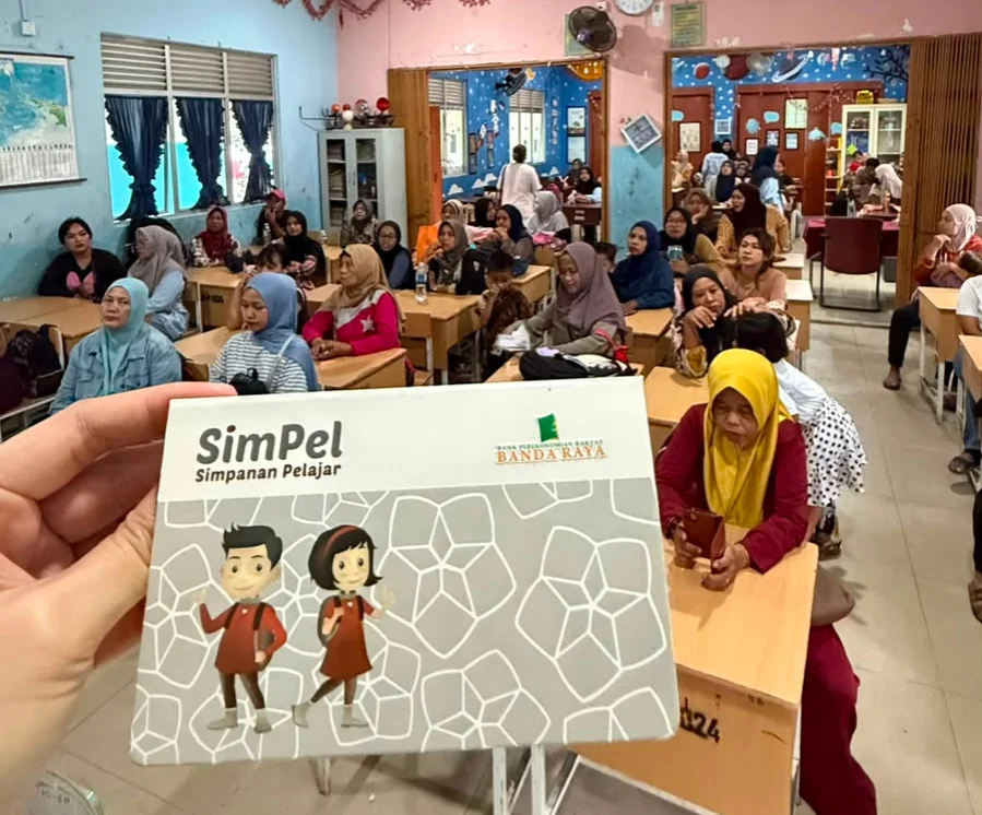 Foto : Kegiatan BPR Banda Raya bersama para wali murid di salah satu Sekolah di Batam.&nbsp;